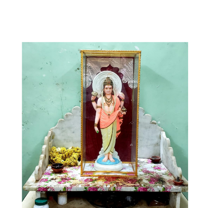 Statue of Lord Dhanvantari in Dhanvantari Bhavan.